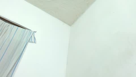 Snapshot of sexx_trip chatting on 12-13-24, 03:00 Axel online show from 12-13-24, 03:00