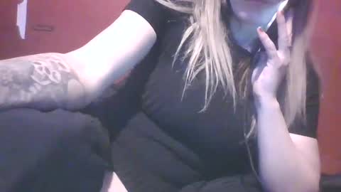 Snapshot of sexxileeah chatting on 12-13-24, 08:15 sexxileeah online show from 12-13-24, 08:15