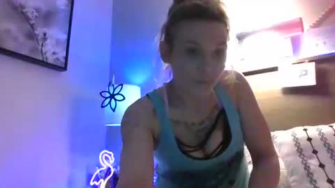 Snapshot of sexxileeah chatting on 01-27-25, 05:25 sexxileeah online show from 01-27-25, 05:25