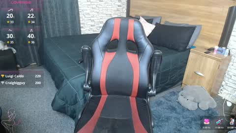 Snapshot of sexxxycrystali chatting on 12-18-24, 11:08 sexxxycrystali online show from 12-18-24, 11:08