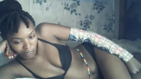 sexxy_curvy23 online show from 02-25-26, 10:14