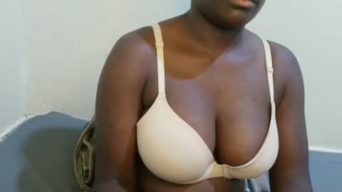 sexxy_maya1 online show from 03-18-26, 08:01