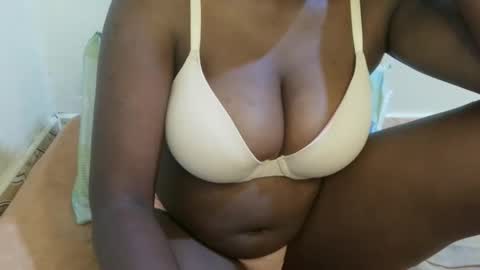 sexxy_maya1 online show from 04-24-26, 06:21