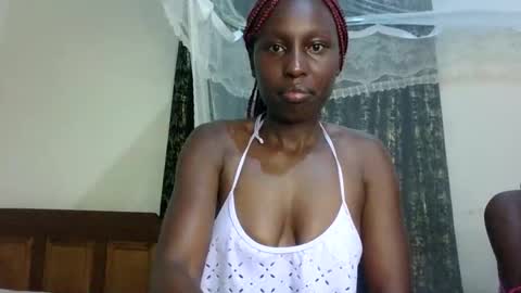 Snapshot of sexxy_melmine chatting on 04-29-26, 08:29 Dolly online show from 04-29-26, 08:29