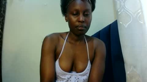 Snapshot of sexxy_melmine chatting on 06-12-26, 09:30 Dolly online show from 06-12-26, 09:30