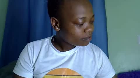 African Queen online show from 10-20-25, 04:02