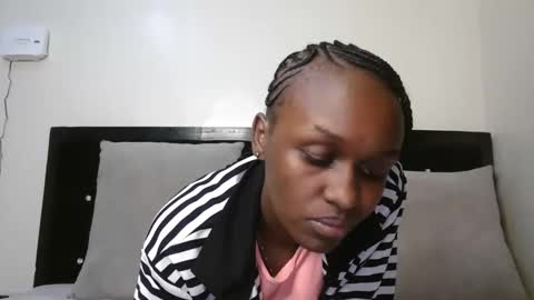 Snapshot of sexxymaya25 chatting on 10-12-25, 05:12 maya online show from 10-12-25, 05:12