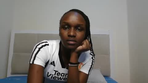 Snapshot of sexxymaya25 chatting on 10-19-25, 05:02 maya online show from 10-19-25, 05:02