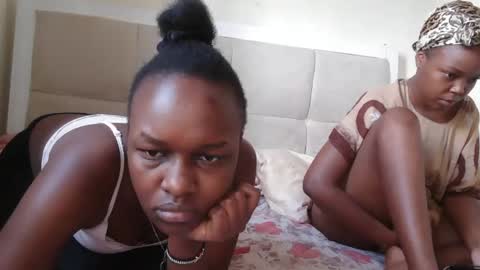 Snapshot of sexxymaya25 chatting on 12-16-25, 07:46 maya online show from 12-16-25, 07:46