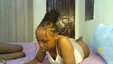 Snapshot of sexy_ariana_2 chatting on 02-09-25, 06:58 Ariana online show from 02-09-25, 06:58