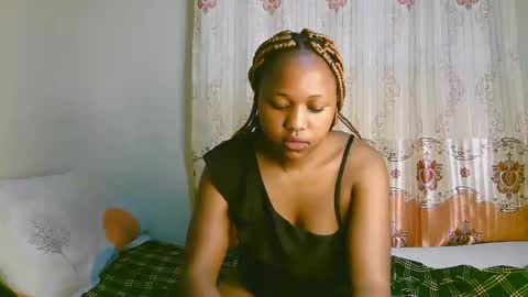 Snapshot of sexy_ariana_2 chatting on 09-15-25, 04:07 Ariana online show from 09-15-25, 04:07