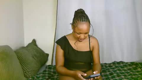 Snapshot of sexy_ariana_2 chatting on 10-06-25, 10:23 Ariana online show from 10-06-25, 10:23