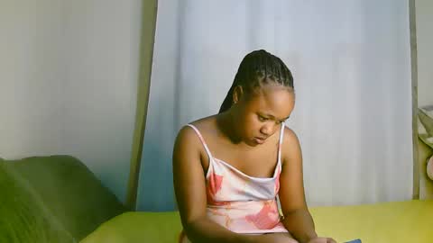 Snapshot of sexy_ariana_2 chatting on 10-13-25, 01:22 Ariana online show from 10-13-25, 01:22