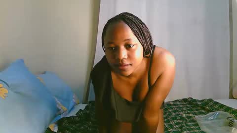 Snapshot of sexy_ariana_2 chatting on 10-19-25, 11:00 Ariana online show from 10-19-25, 11:00
