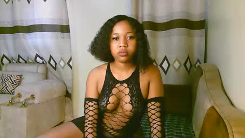 Snapshot of sexy_ariana_2 chatting on 11-20-25, 09:20 Ariana online show from 11-20-25, 09:20