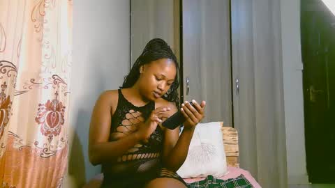 Snapshot of sexy_ariana_2 chatting on 11-24-25, 07:35 Ariana online show from 11-24-25, 07:35