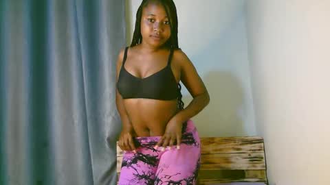 Snapshot of sexy_ariana_2 chatting on 12-14-25, 07:18 Ariana online show from 12-14-25, 07:18