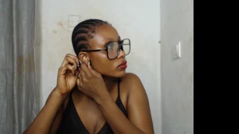 Snapshot of sexy_badgirl2 chatting on 11-09-25, 06:17 Sexy blackgirl2 online show from 11-09-25, 06:17