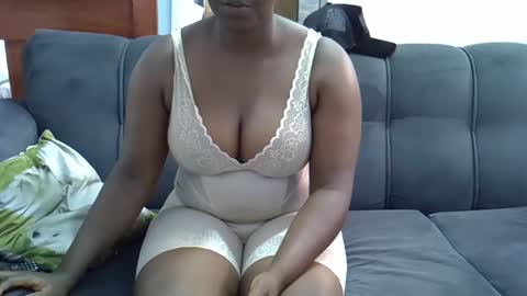 Snapshot of sexy_barbie79 chatting on 02-22-25, 04:51 Catherine online show from 02-22-25, 04:51