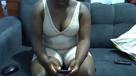 Snapshot of sexy_barbie79 chatting on 02-23-25, 05:18 Catherine online show from 02-23-25, 05:18