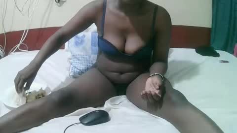 Snapshot of sexy_bbae chatting on 10-18-25, 06:08 sexy_bbae online show from 10-18-25, 06:08