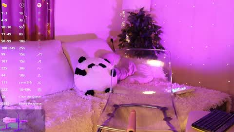 Snapshot of sexy_blonde_doll chatting on 02-09-25, 11:25 Lina online show from 02-09-25, 11:25