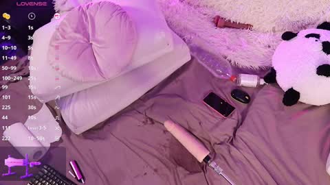 Snapshot of sexy_blonde_doll chatting on 02-21-25, 05:13 Lina online show from 02-21-25, 05:13