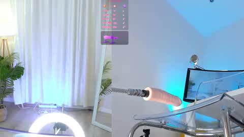 Lina online show from 11-15-25, 11:54