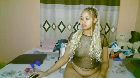 Snapshot of sexy_bluegirl chatting on 11-13-25, 11:36 sexy_bluegirl online show from 11-13-25, 11:36