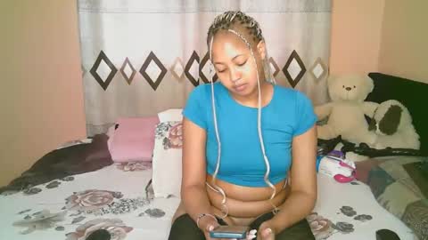 Snapshot of sexy_bluegirl chatting on 11-14-25, 11:42 sexy_bluegirl online show from 11-14-25, 11:42