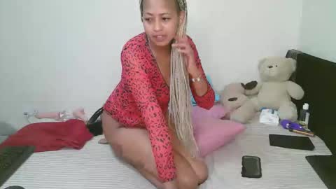 sexy_bluegirl online show from 04-24-26, 10:18