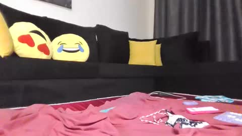 Snapshot of sexy_boobs23 chatting on 10-11-25, 10:08 liya online show from 10-11-25, 10:08