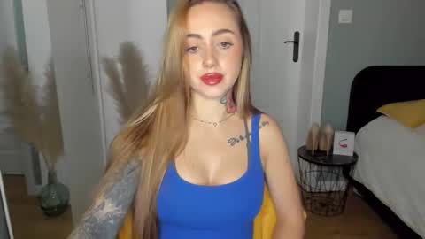 C o r a l i e online show from 03-31-26, 06:36