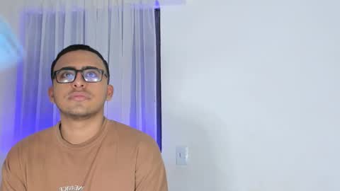 Snapshot of sexy_couple_xx1 chatting on 10-23-25, 10:14 sexy_couple_xx1 online show from 10-23-25, 10:14