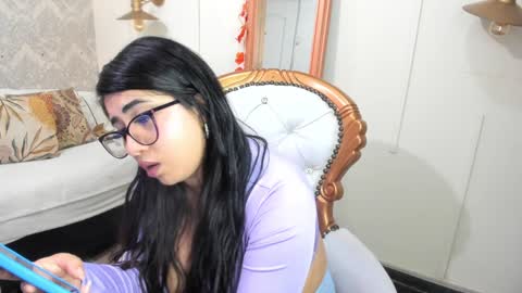 Snapshot of sexy_cristall chatting on 01-25-25, 08:10  C R I S T A L  online show from 01-25-25, 08:10