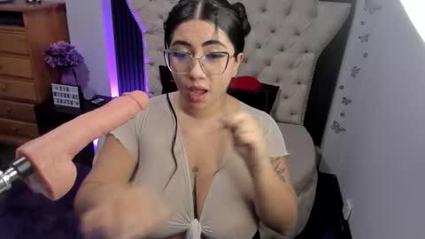 Snapshot of sexy_cristall chatting on 10-20-25, 09:48  C R I S T A L  online show from 10-20-25, 09:48