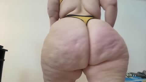 Snapshot of sexy_curvi chatting on 12-19-24, 04:57 karla           instagram  online show from 12-19-24, 04:57