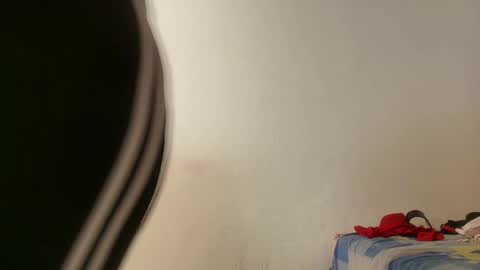 Snapshot of sexy_curvi chatting on 12-21-24, 06:44 karla           instagram  online show from 12-21-24, 06:44