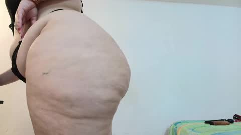 Snapshot of sexy_curvi chatting on 02-20-25, 08:14 karla           instagram  online show from 02-20-25, 08:14