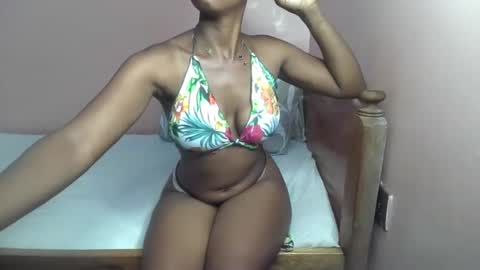 Snapshot of sexy_ellahh chatting on 11-16-25, 03:23 Ellahh online show from 11-16-25, 03:23