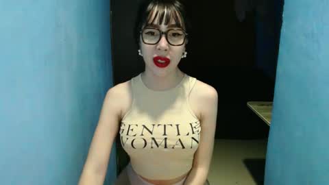 sexy_emily92 online show from 03-30-26, 12:28
