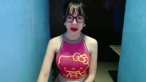 sexy_emily92 online show from 03-31-26, 02:46