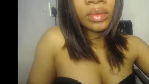 Ella online show from 06-11-26, 07:23