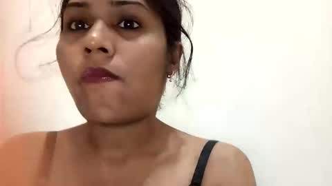 Snapshot of sexy_hkkk chatting on 10-13-25, 04:07 Pori online show from 10-13-25, 04:07