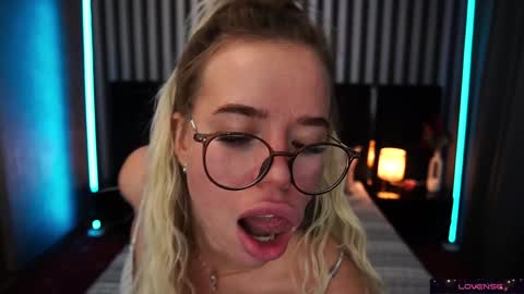 Snapshot of sexy_ira chatting on 01-20-25, 10:51 Ira online show from 01-20-25, 10:51