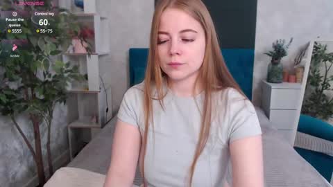 Snapshot of sexy_jenny18 chatting on 03-05-25, 12:11 Jennifer online show from 03-05-25, 12:11