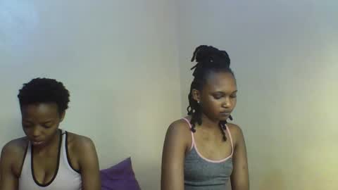 Snapshot of sexy_kaly chatting on 10-22-25, 02:45 Sexy kaly online show from 10-22-25, 02:45