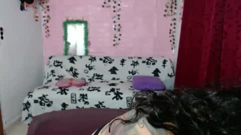 sexy lolas online show from 03-04-25, 04:49
