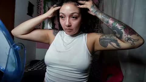 sexy lolas online show from 10-22-25, 06:13