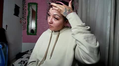 sexy lolas online show from 11-13-25, 01:48